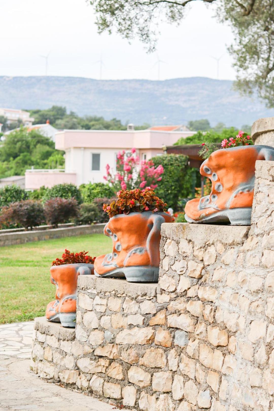 Hilja'S Oliven Garden Bungalows Улцинь Екстер'єр фото