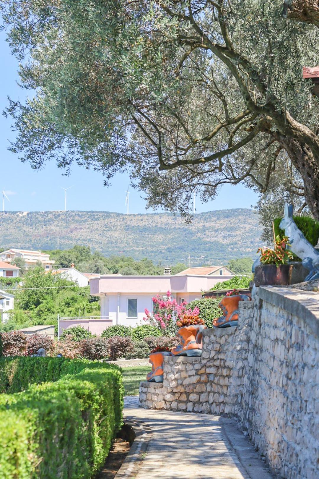 Hilja'S Oliven Garden Bungalows Улцинь Екстер'єр фото